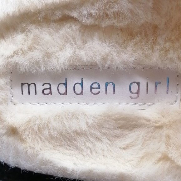 Madden Girl Womans Butterfly Slide Sandal‎ Red Buffalo Check Faux Fur 9.5M NEW - Picture 8 of 9